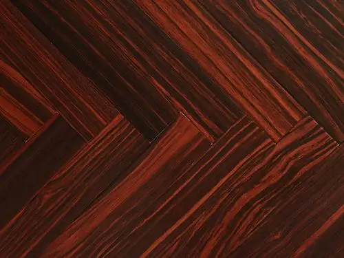 当黑檀地板发生变形时,应该如何处理?