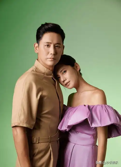 原创秋瓷炫七夕写真照曝光与老公于晓光亲密依偎感情甜蜜让人羡慕