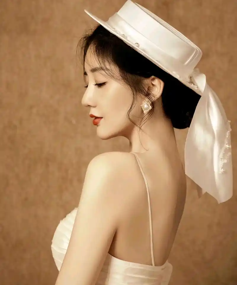 陈欣予,精致大气的靓丽美女,男人心中的女神,太美啦