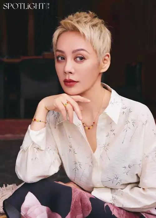 宁静聚光五月刊封面##宁静自在如风大片