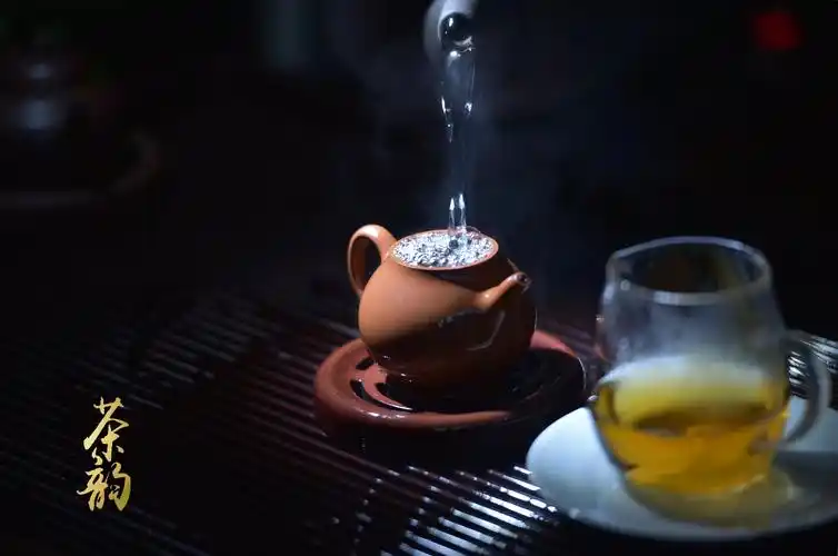 雨天,静静地喝茶