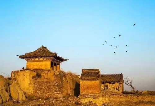 它是一座千年的老城, 渐渐被人遗忘在历史的长河中, 甚至,即将消失!