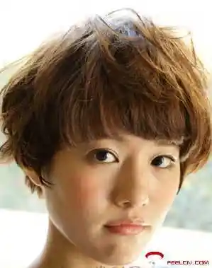 方脸女生适合什么发型方脸适合的修颜短发发型