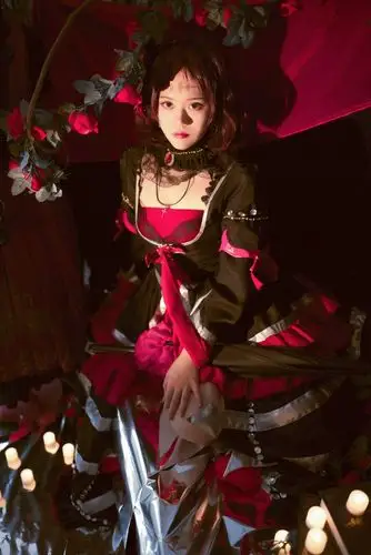 cos王者荣耀露娜哥特玫瑰