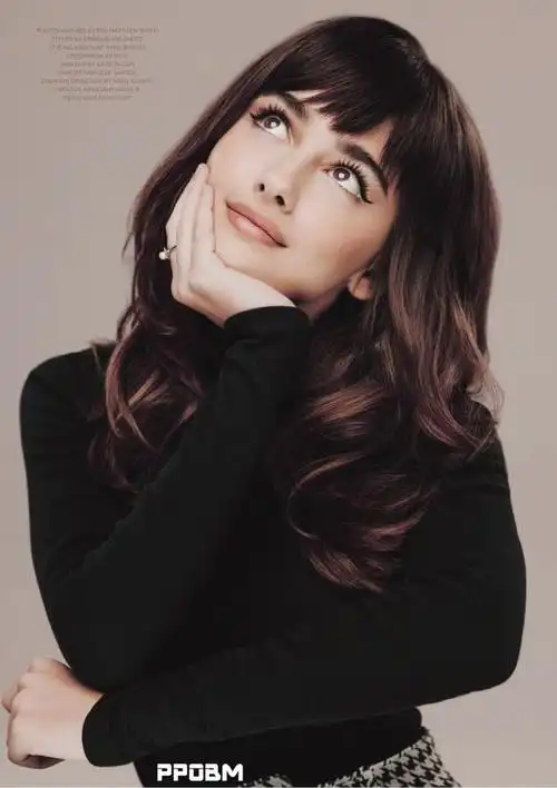 美国女星juliabuttersbloomxo杂志2023年1月号