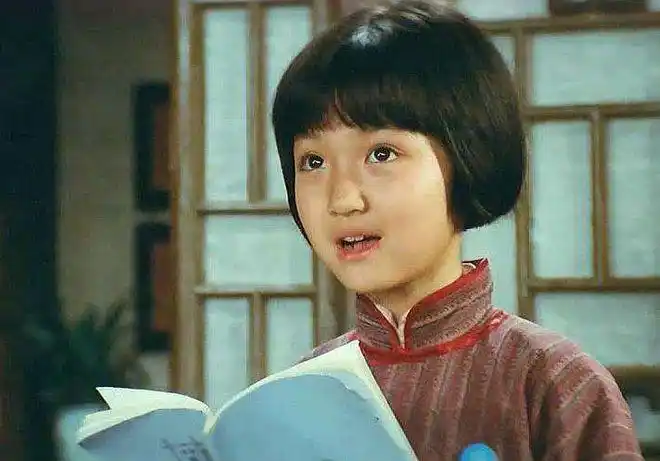 表情包女孩"林英子",勾起无数人回忆