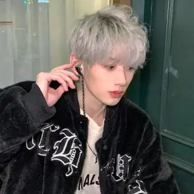 男生最火的头像图片霸气很好看的男生帅气真人头像大全