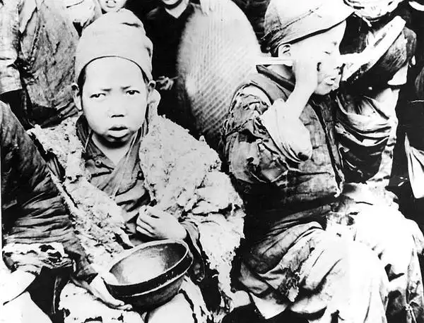 民国时期,十张最珍贵的难民影像,每一张都让人心碎