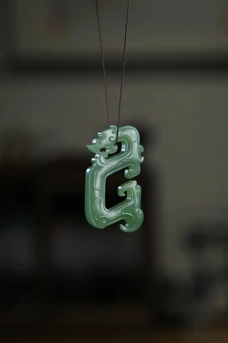 和田玉 #碧玉 #纯手工雕刻 #玉佩 #龙 - 抖音