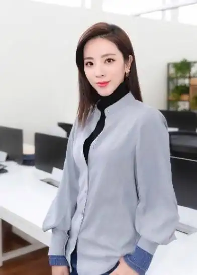 她不仅在北大才女的称号下璀璨耀眼,还在央视《挑战主持人》的第八期