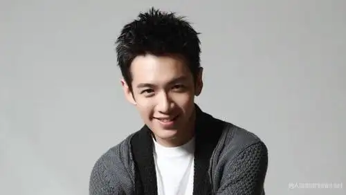 柯震东发文我好想拍戏网友回应没可能