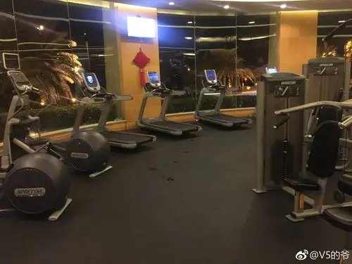 还有假期携带一家大小奔赴翠湖宾馆拍照的沥川迷…… 作为沥秋粉的我