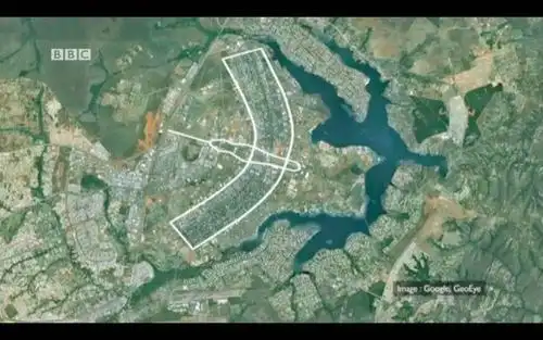 图为飞机形状的巴西利亚