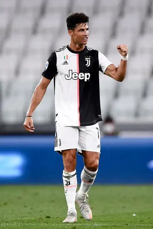 自己是尤文球迷(c罗的尤文图斯生涯怎么样?