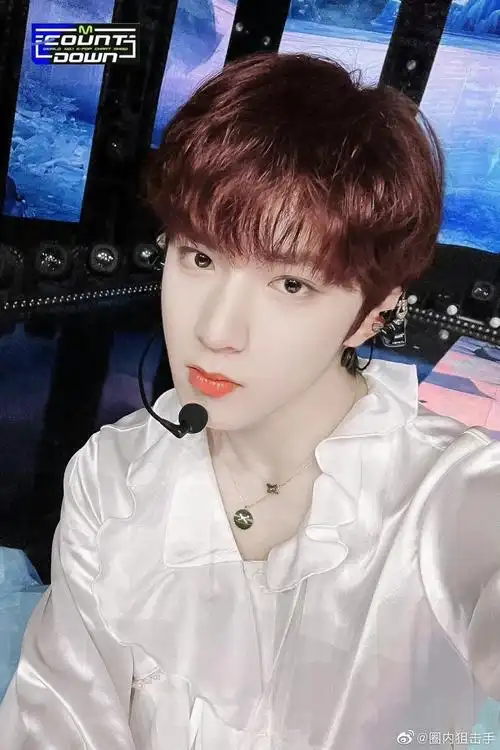 刘耀文染发了,帅哥就得染发哇,真的很帅呀,大家看看如何|染发|刘耀文