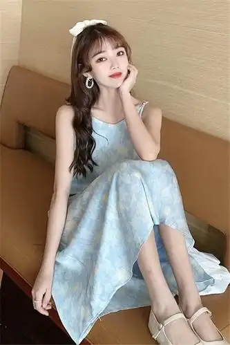 吊带连衣裙碎花