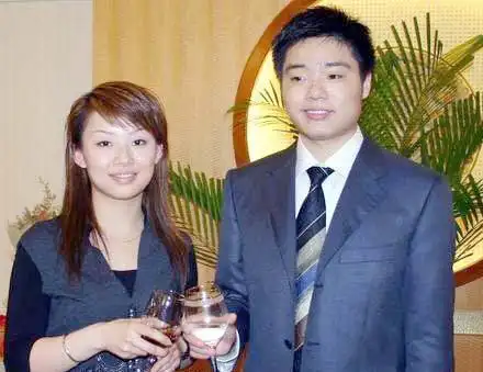 为何潘晓婷没和丁俊晖走到一起,原来小丁无法满足她一点择偶标准