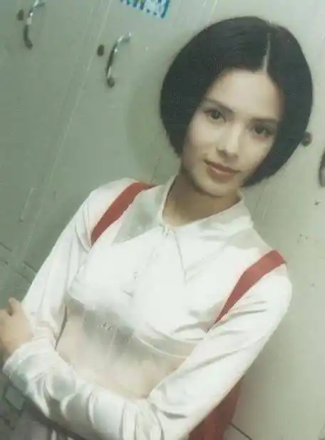 一生风雨两度传奇,"最美小龙女"李若彤,为何至今未婚?