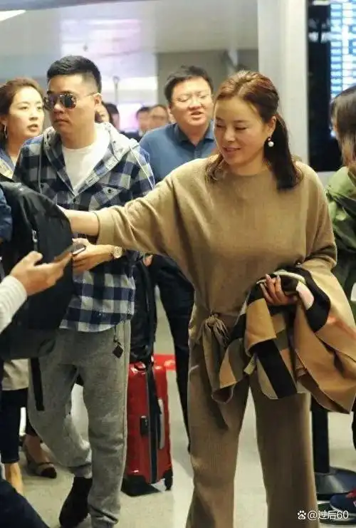 丁俊晖和他的妻子张元元的爱情故事一直以来都备受关注.