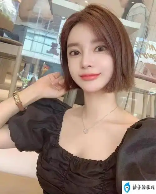 最新流行短发锯齿刘海露耳波波头(可爱短发发型图片)-知得星座网