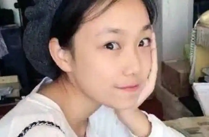 电影>娱乐播报>正文>从孙艳个人资料上看,她是学生,出生日期没有公开