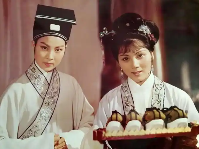 越剧电影五女拜寿高清老照片惊现网络难以抗拒的青春诱惑