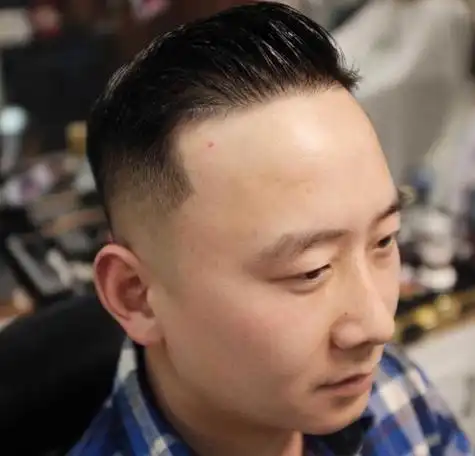 胖子梳剃两边短发最显瘦 最新款男士两边剃掉短发对胖人很友好_发型侠