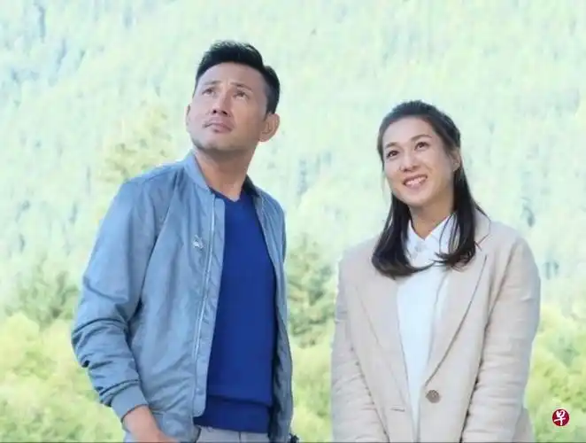 林文龙(左)和钟嘉欣剧中有感情线.(互联网)