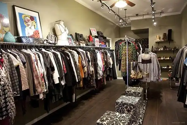 小型服装店装修图