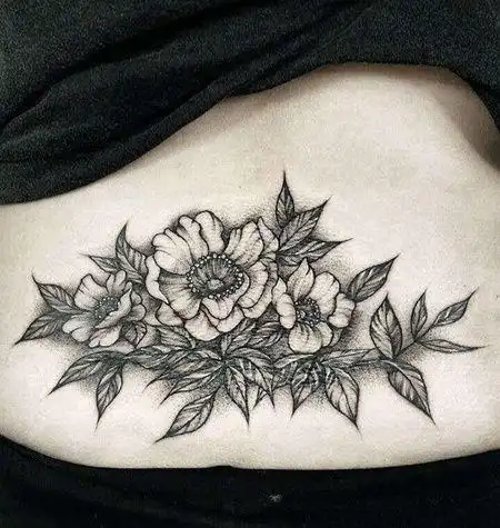 点线后腰花卉纹身图案