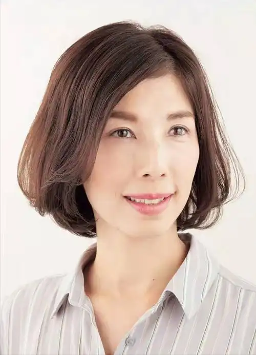 45岁女人剪什么短发显年轻?这三种短发时尚又干练,每一款都减龄