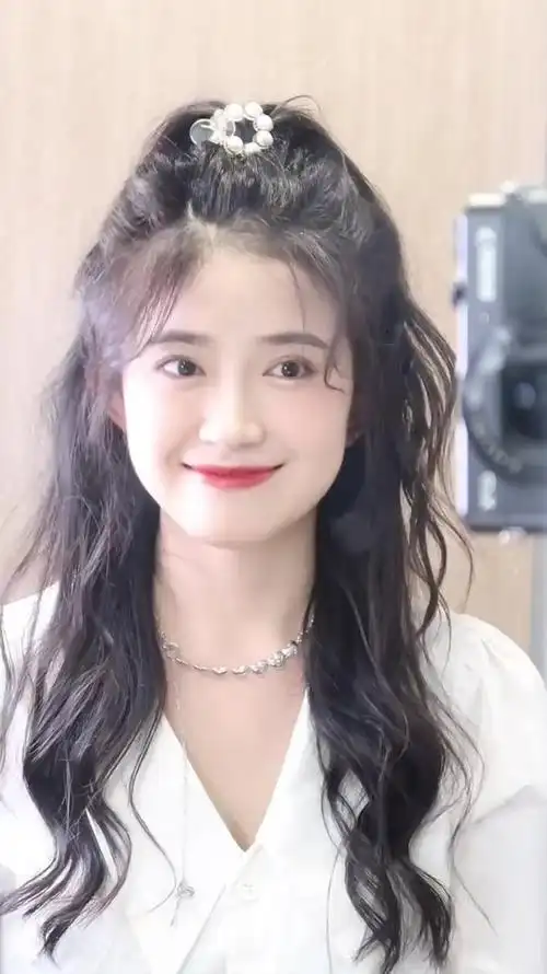 女团半扎高马尾发型有手就会