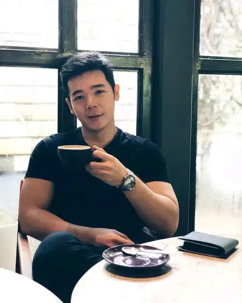 新加坡帅大叔zacharyzh