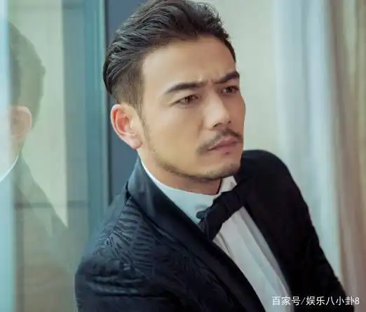 小包总杨烁,娶小2岁娇妻宠成公主,对儿子却像"仇人"