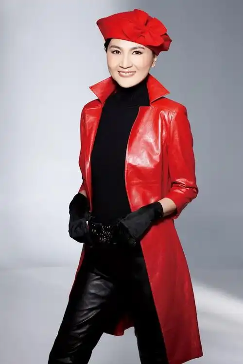 永远的怀念:"帽子歌后"凤飞飞