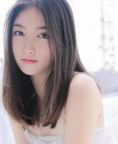 2022气质直发发型无需打理的长直发发型