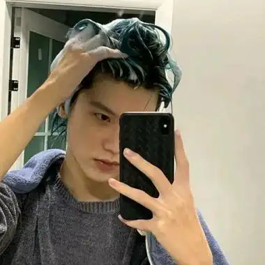 最新版帅到炸裂的氛围感男生好看头像