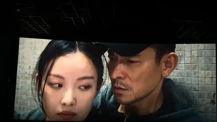 刘德华和倪妮30岁年龄差拍吻戏都说女神倪妮沾光了