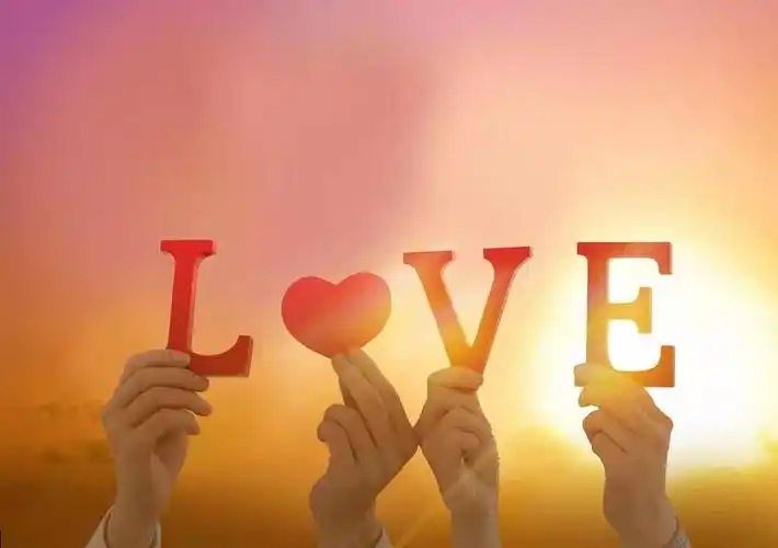 有趣可抵岁月漫长有趣的婚姻才容易幸福美满