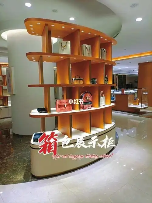 高端箱包展示柜,颜色尺寸造型可定制#高端箱包展示柜  #展柜定制