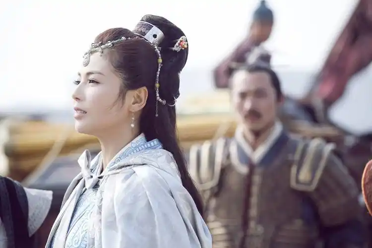 刘涛出演清宫剧清装上身威而不怒演技十分在线