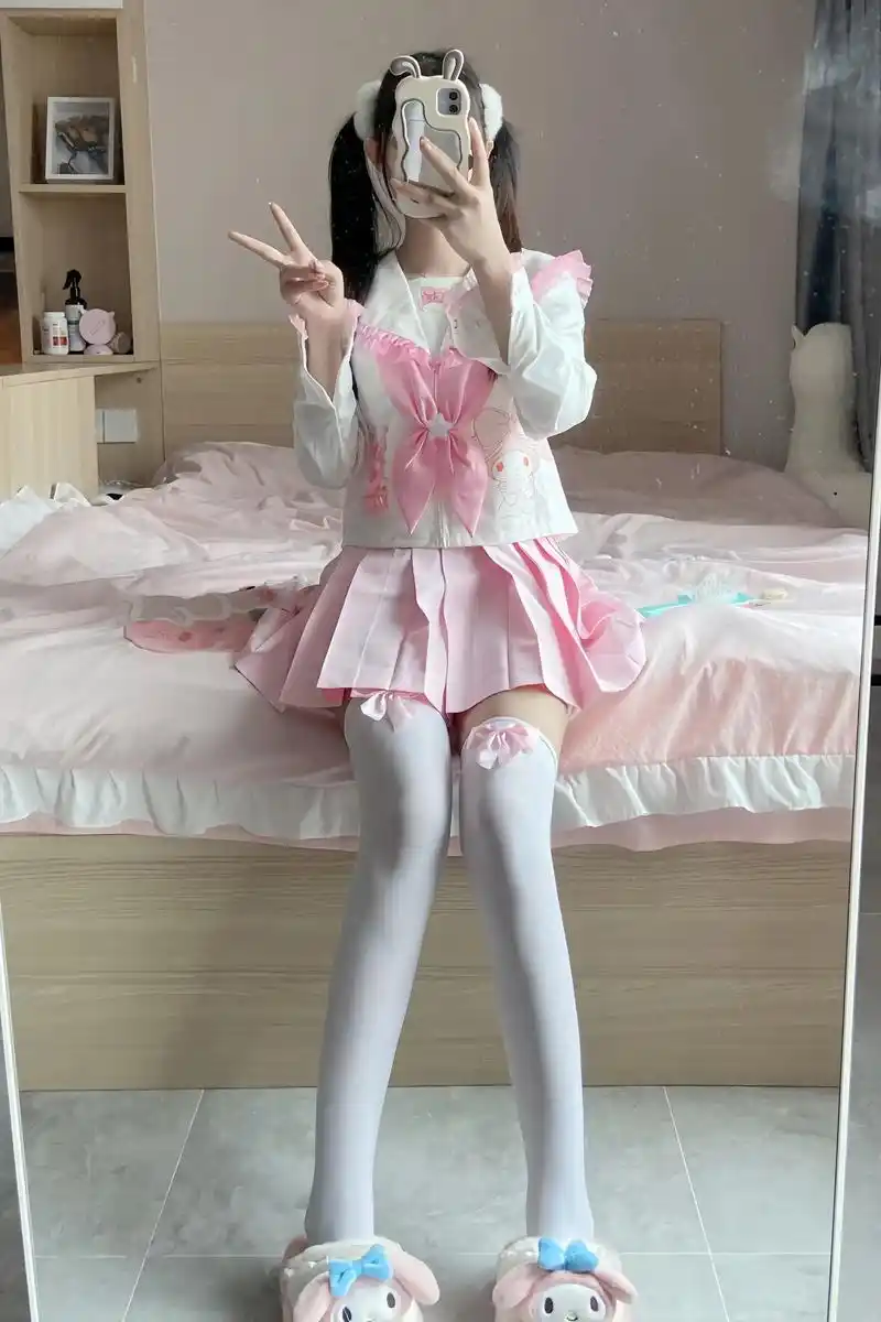 甜妹 #jk #双马尾 浑身上下软乎乎 爱吃爱睡像小猪 - 抖音