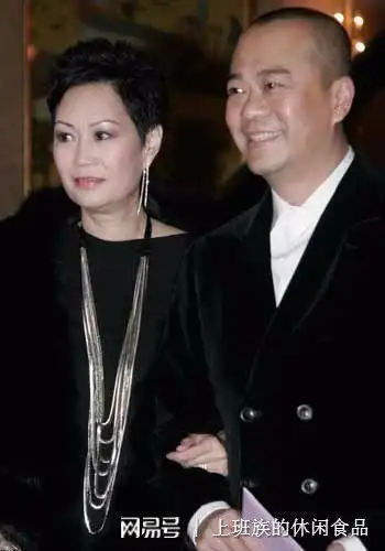 55岁陶大宇和57岁欧阳震华对比这差距还真大网友吻戏害死人