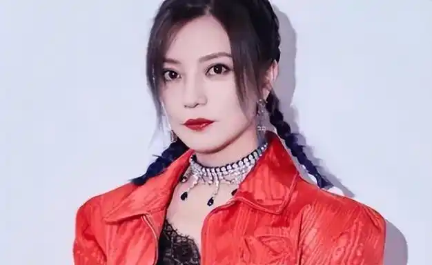 赵薇500万股权再遭冻结!原来她干的"丑事",远比你想得更恶劣