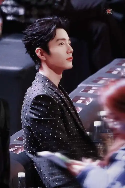 肖战这个发型太行啦超帅的