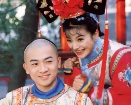 最佳情侣赵薇苏有朋再聚戴情侣镜小燕子五阿哥亲密依旧