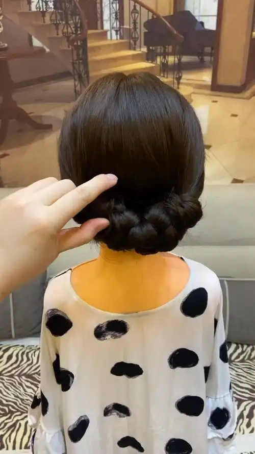 当我四十岁,我也这样扎头发