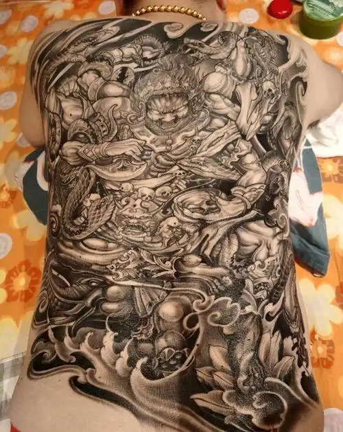 满背大黑天纹身图片_背部腰部新传统大黑天纹家秀纹身图案