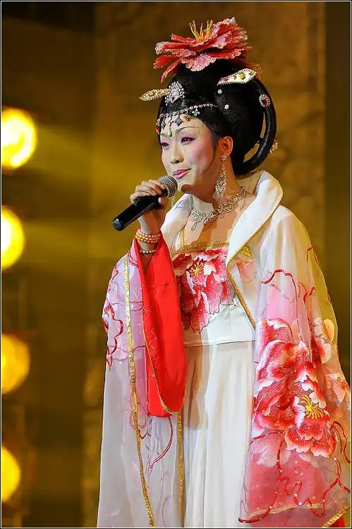 反串第一人"李玉刚"