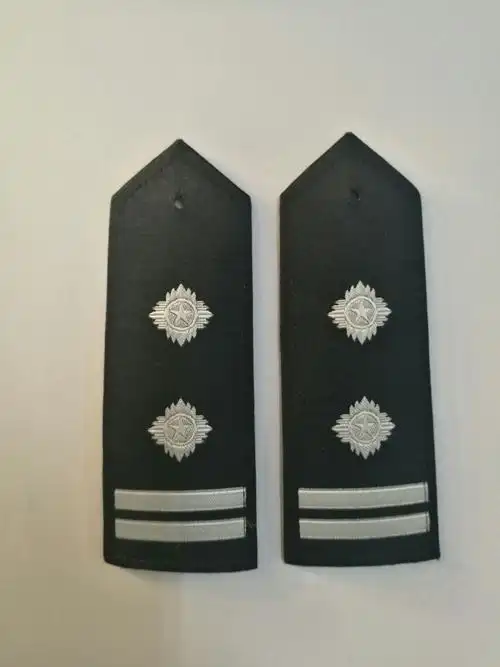 2012款与旧款肩章对比图